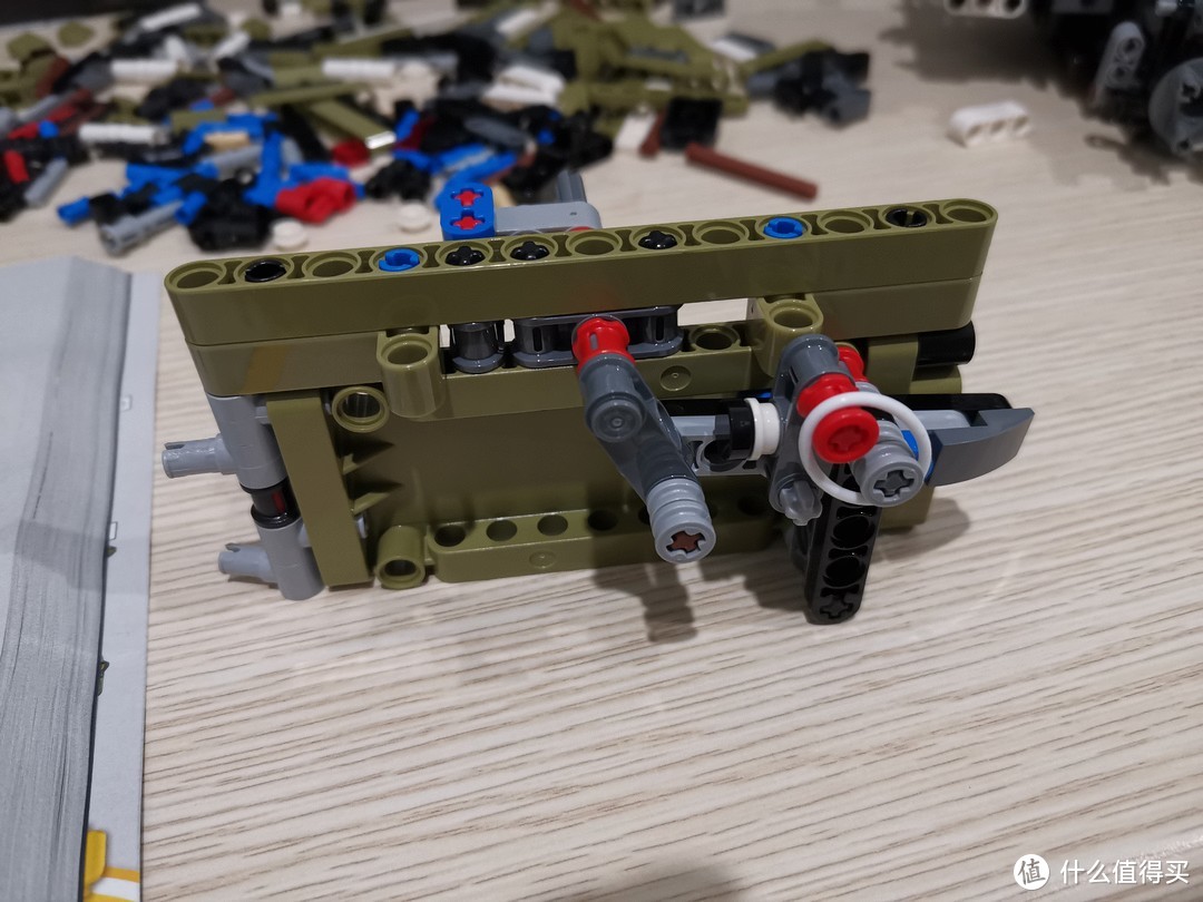 LEGO 机械组系列 42110 路虎卫士越野车 评测