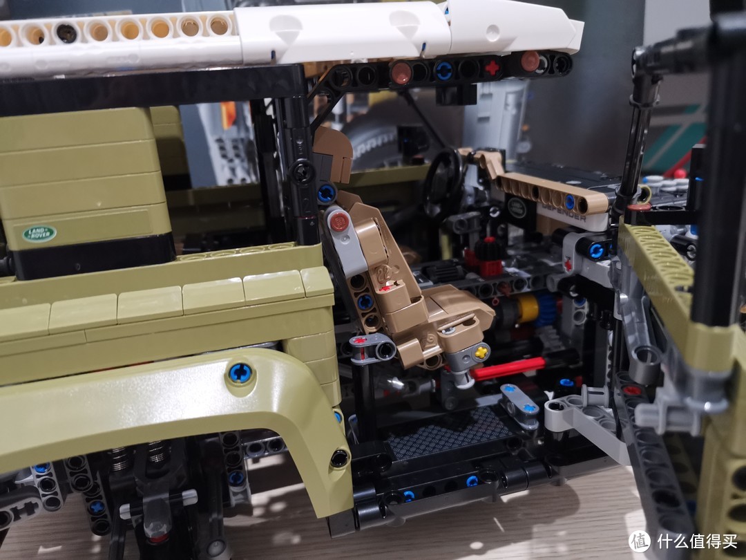 LEGO 机械组系列 42110 路虎卫士越野车 评测