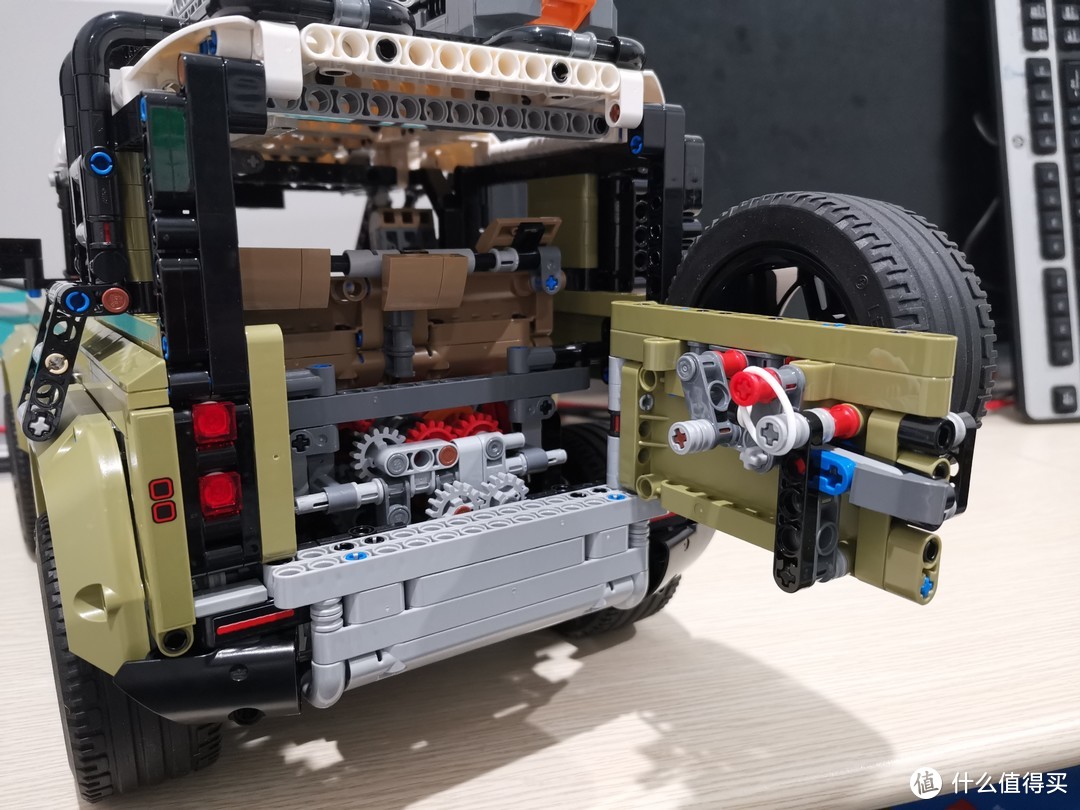 LEGO 机械组系列 42110 路虎卫士越野车 评测