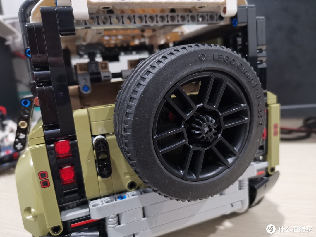 LEGO 机械组系列 42110 路虎卫士越野车 评测