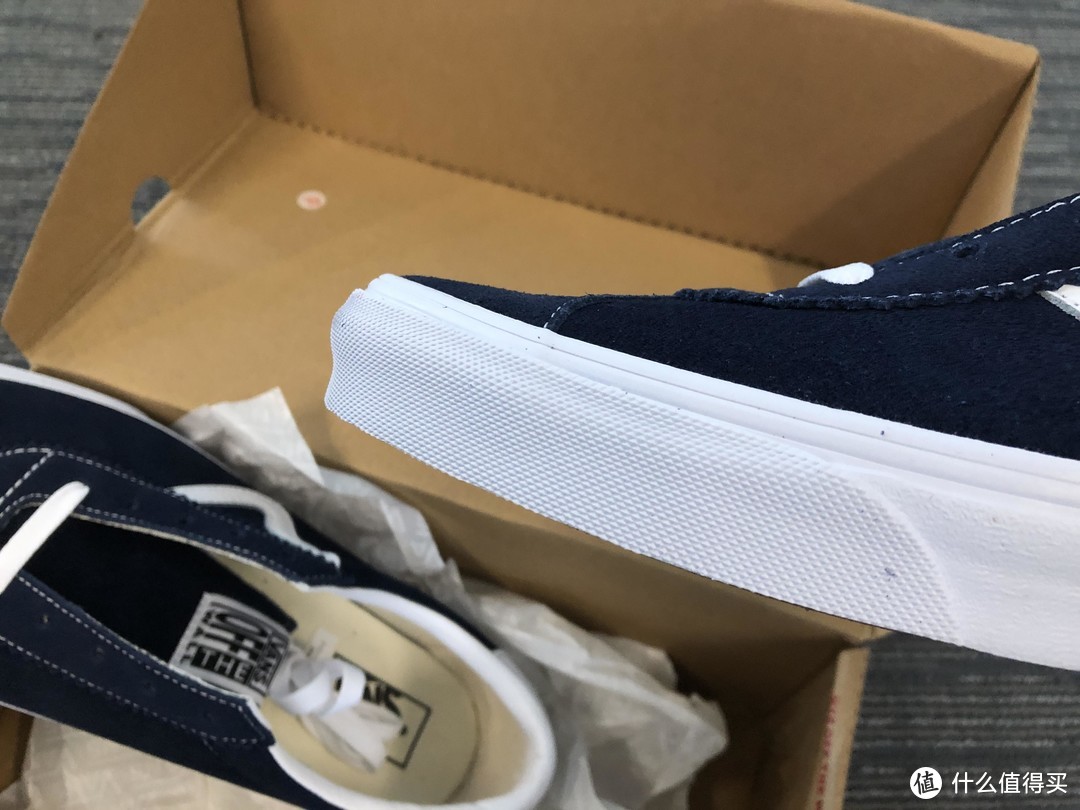 唯品会首单：一双VANS SPORT