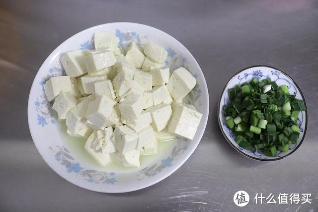 3块钱的豆腐做成饭店“范儿”，有颜有味儿，比鱼香肉丝还抢手