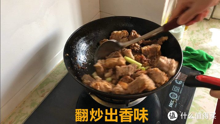 排骨这样做，一大锅米饭都不够吃，喷香下饭，一定要收藏