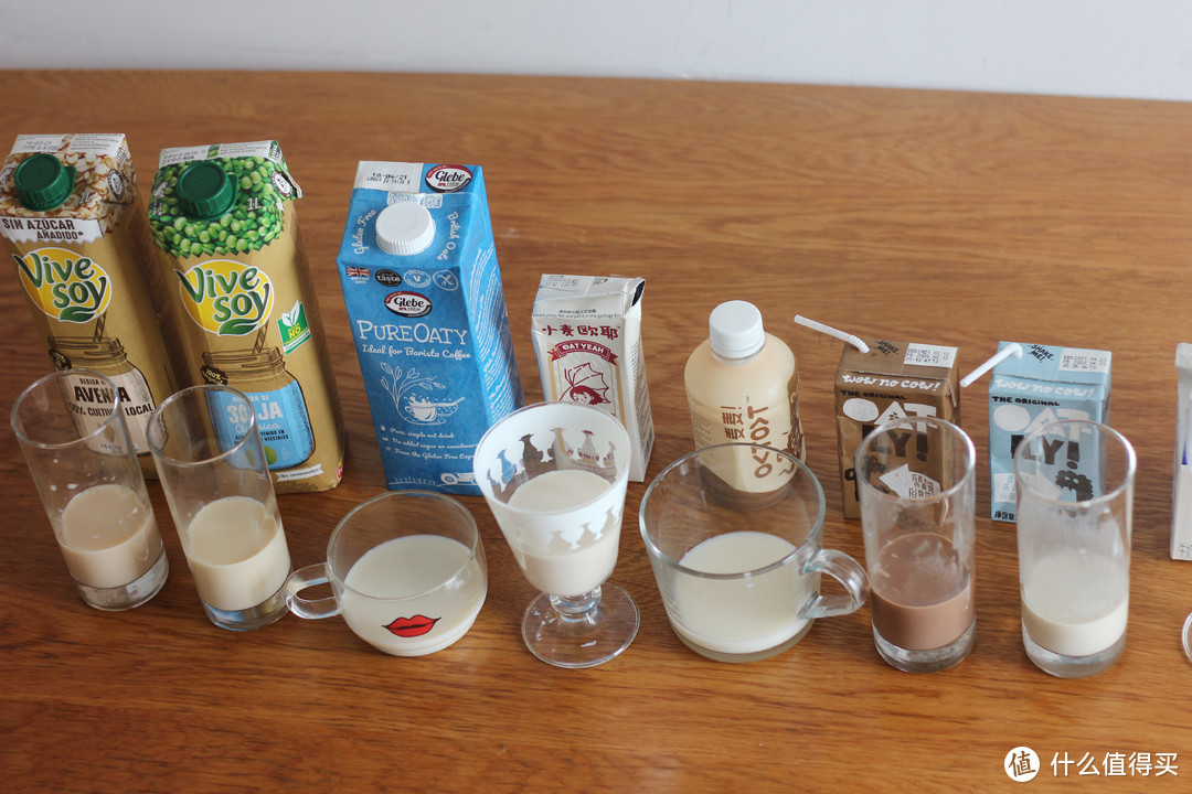 斥资购买10款燕麦奶测评，聊一聊比牛奶还贵的燕麦奶，究竟值不值得买？