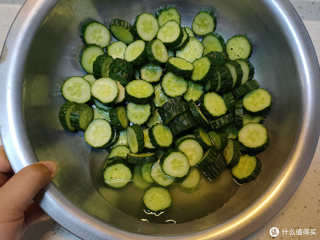 在家做这种黄瓜，牢记料汁比例，做出来酸甜微辣嘎嘣脆、特解馋