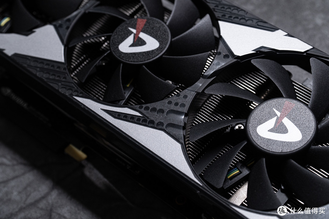 你没见过的船新版本——AX-GAMING 电竞叛客 RTX2060 开箱简测