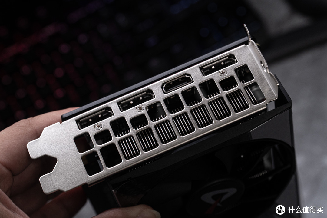 你没见过的船新版本——AX-GAMING 电竞叛客 RTX2060 开箱简测