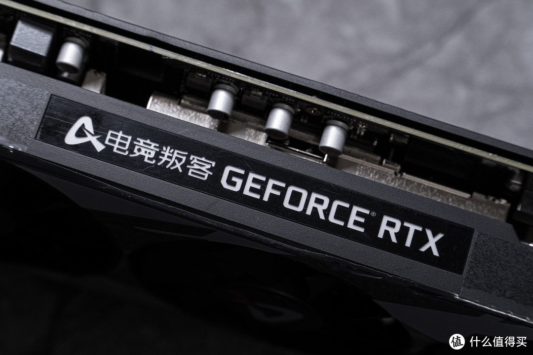 你没见过的船新版本——AX-GAMING 电竞叛客 RTX2060 开箱简测