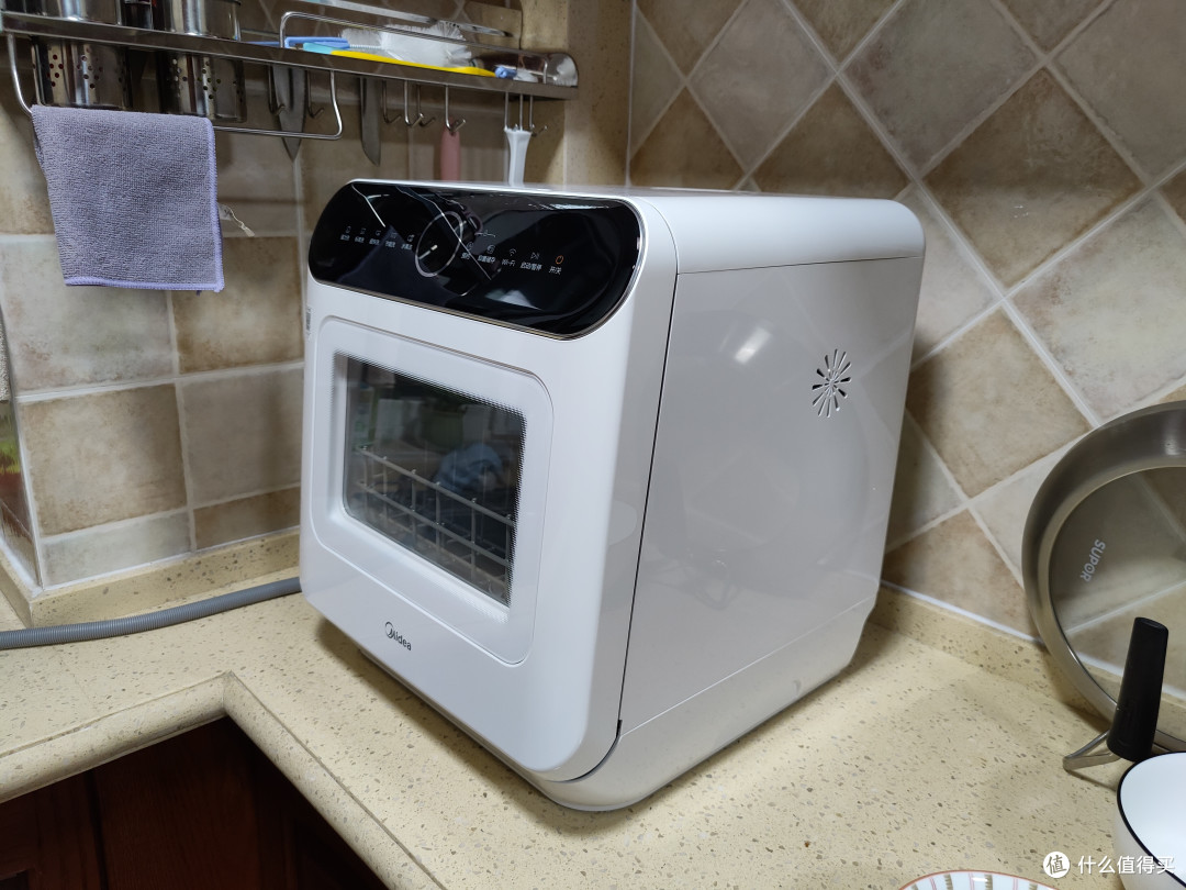 美的m10免安装台上式洗碗机简单评测