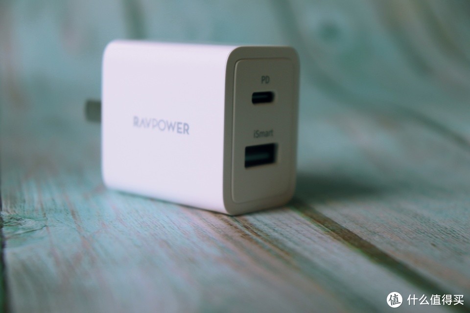 Ravpower 18W充电器：支持多协议快充，iPhone12的福音