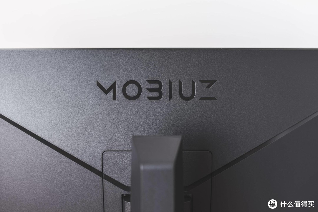 电竞装备太贵？不如看看这个游戏显示器的新选择——BenQ MOBIUZ EX2710