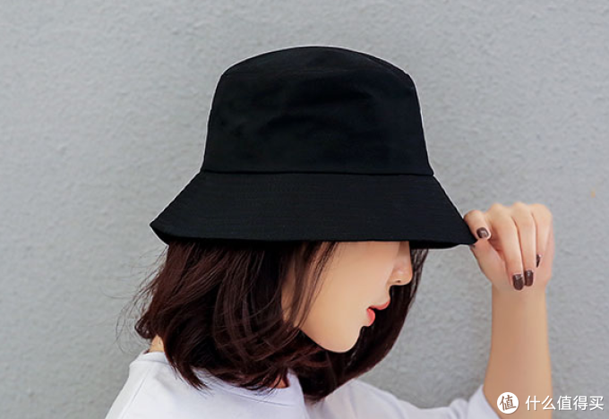 建议收藏！4种12款秋季男女配饰选购指南与唯品会单品推荐（帽子、太阳镜、丝巾、皮带）