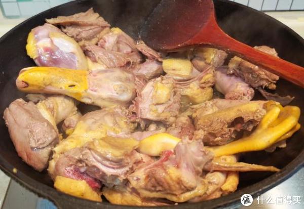 炖酸萝卜老鸭汤第一步不是汆水,而是干煸鸭肉,你做对了吗?