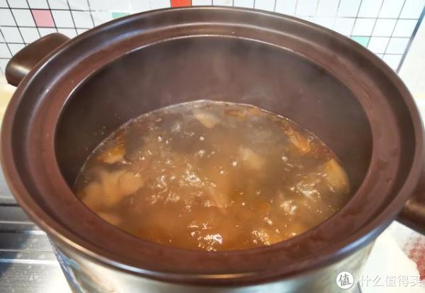 炖酸萝卜老鸭汤第一步不是汆水,而是干煸鸭肉,你做对了吗?