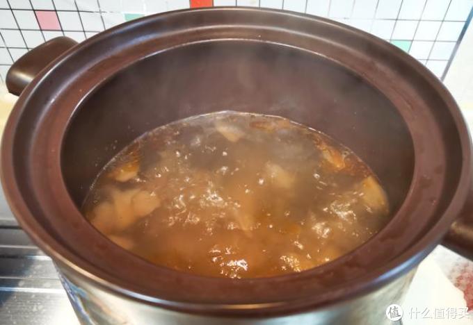 炖酸萝卜老鸭汤第一步不是汆水,而是干煸鸭肉,你做对了吗?