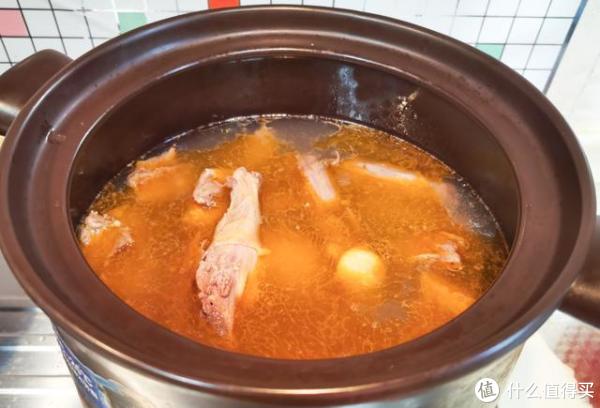 炖酸萝卜老鸭汤第一步不是汆水,而是干煸鸭肉,你做对了吗?