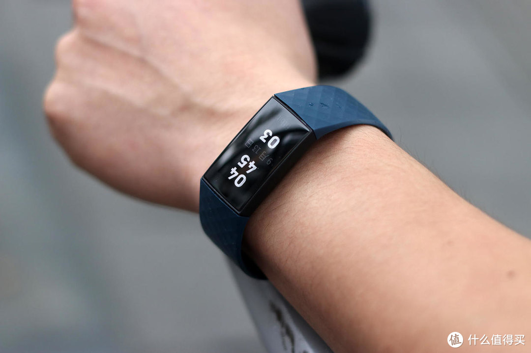 内置GPS，健康运动更轻松：Fitbit Charge4智能手环体验