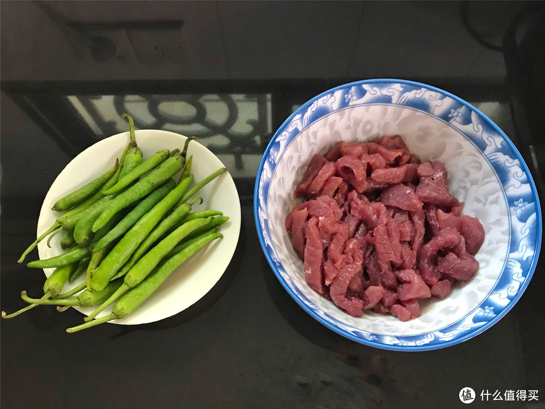 炒牛肉时别直接下锅，记住3个小技巧，牛肉软嫩不塞牙，入味好吃