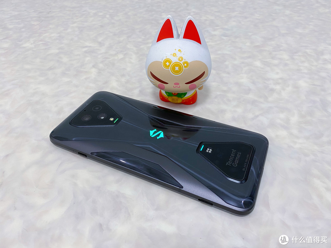 为游戏而生，为游戏而狂！腾讯黑鲨游戏手机3S让你在游戏世界中如虎添翼