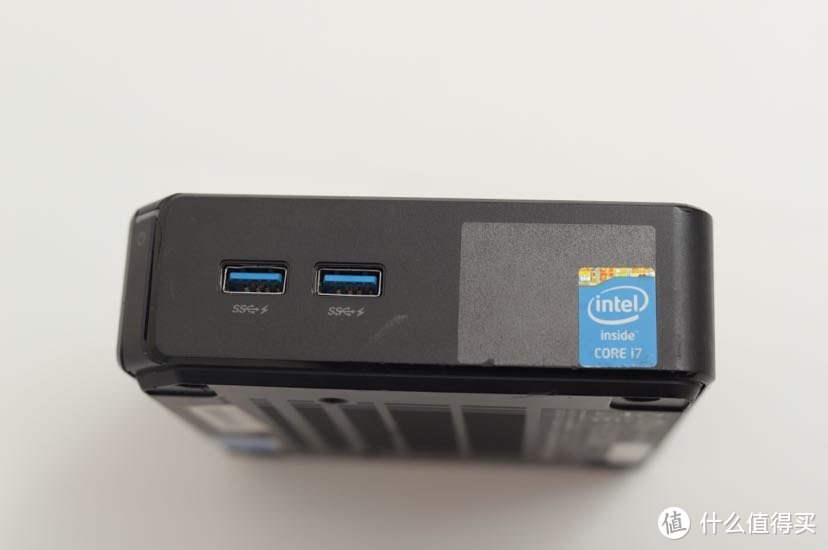 前置两个USB3.0看标志支持关机充电