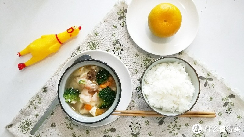 ​一菜一饭的简单饮食:  豆腐煮随便什么+蘑菇