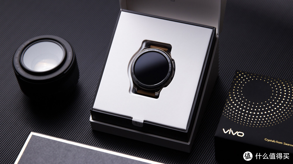 vivo首款手表抢先开箱评测，精钢表盘和真皮表带会有怎样的体验？