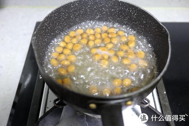 这道牛奶饮品真霸气，黑红的珍珠好Q弹，多一步降低热量放心喝