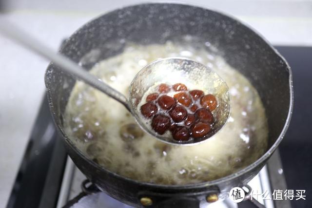 这道牛奶饮品真霸气，黑红的珍珠好Q弹，多一步降低热量放心喝