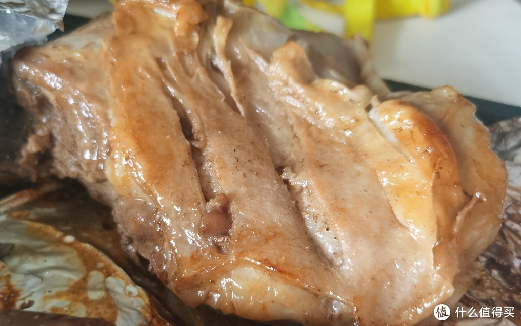 鲜嫩可口的孜然烤羊腿—肉肉爱好者的盛宴