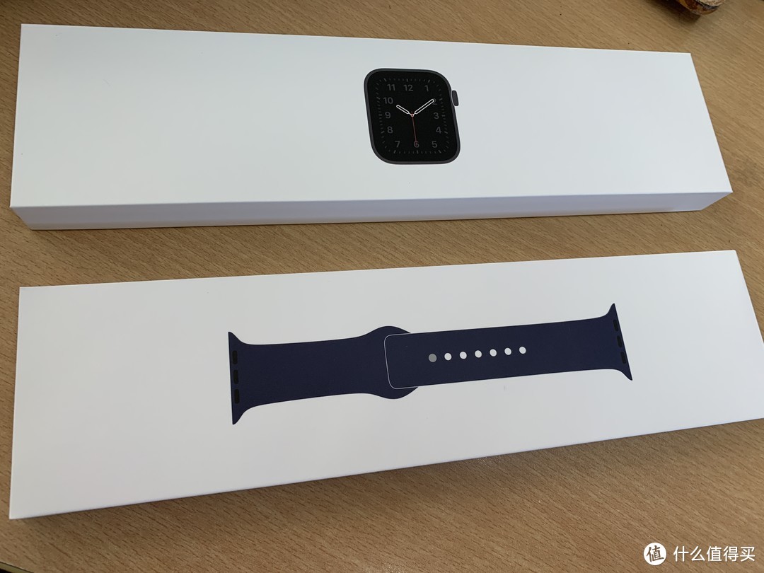 首晒，新发布的apple watch SE开箱