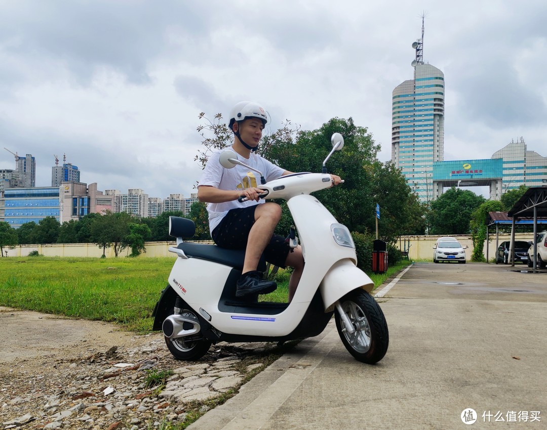 我的第五辆电动车：雅迪冠能M8骑行体验