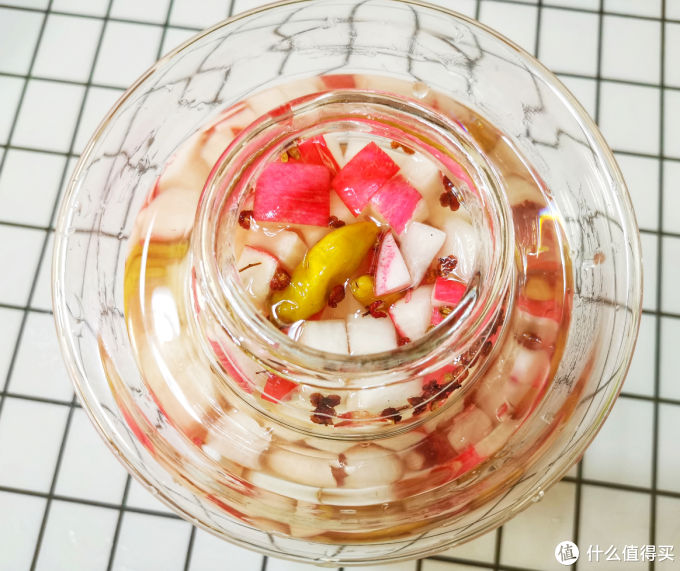 白皮萝卜和红皮萝卜有什么区别?用一道自制的爽口萝卜告诉你