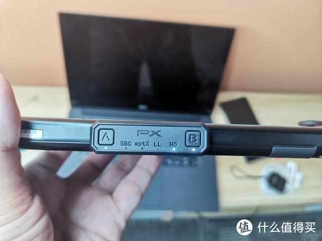 两款蓝牙5.0发射器全方位对比，除了售价相同，switch、PS4通用，低延迟还有啥