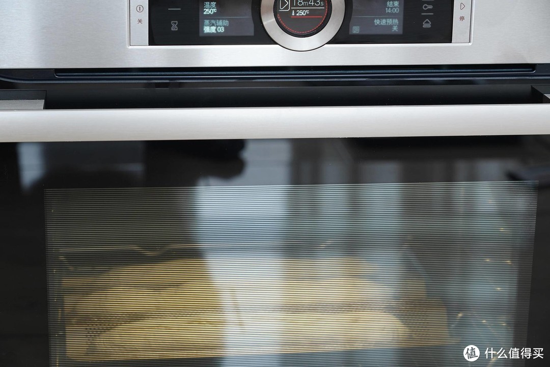 多层烘焙无压力，智能烹饪助新手一次成功——德国博世专业烘焙烤箱评测