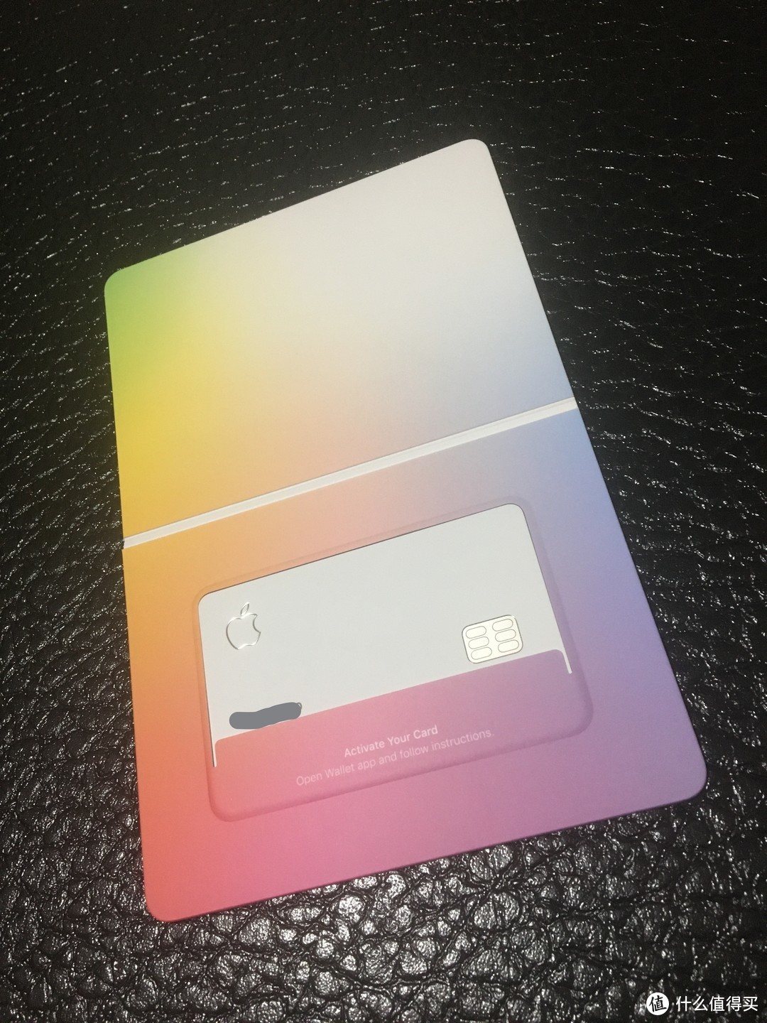 Apple card开箱：一张印有三个logo的刮痧板