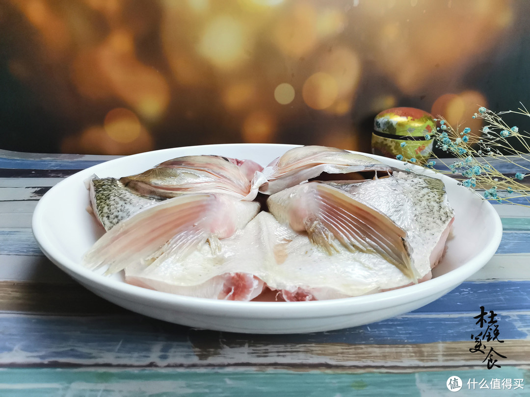 改良双色剁椒鱼头地道做法，详细配料简单易学，在家轻松做名菜