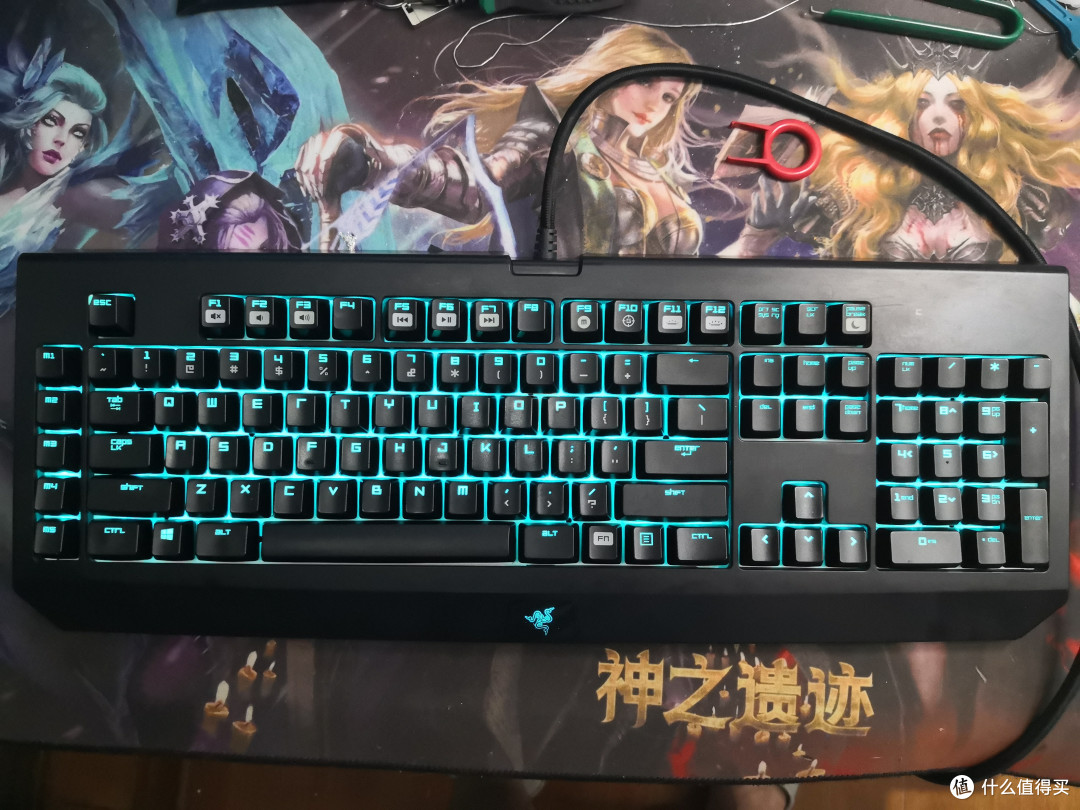 键盘垃圾佬一把前任主人是老烟枪的雷蛇橙轴机械键盘