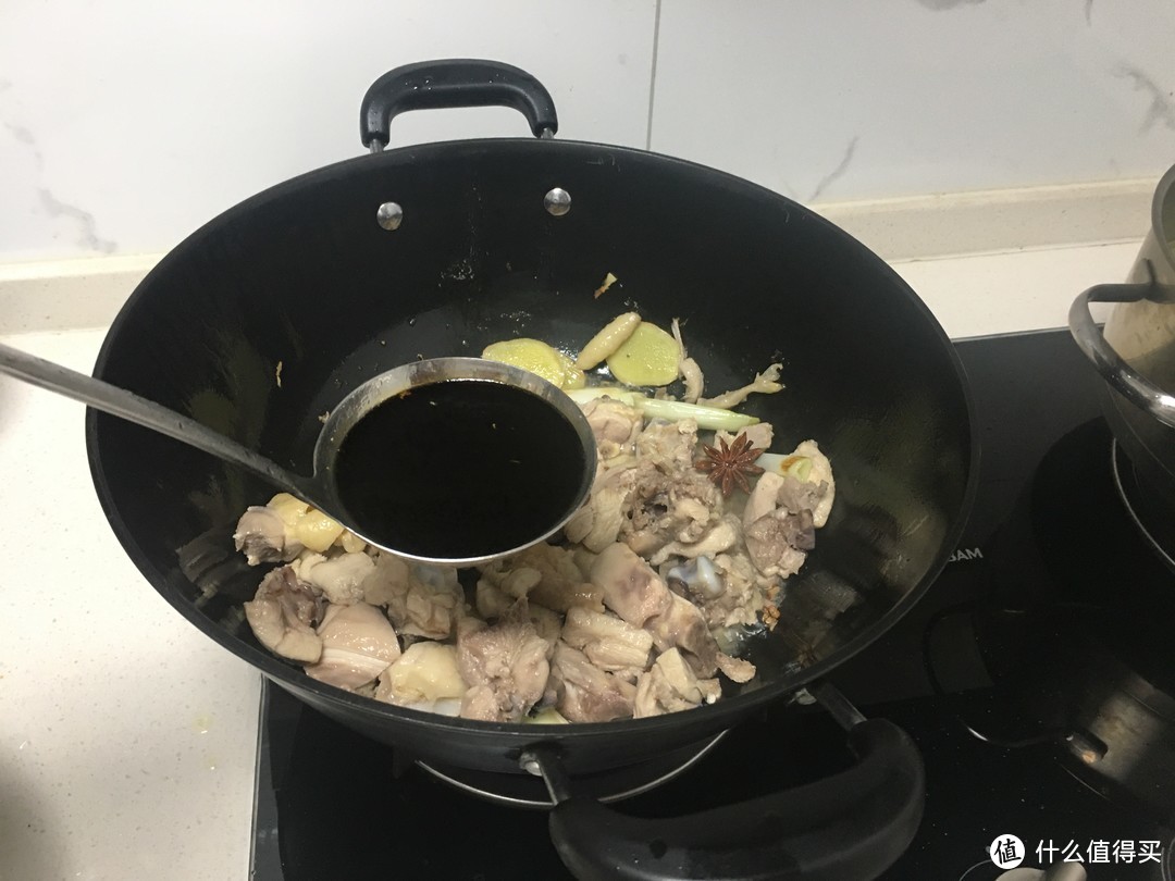 香菇炖鸡腿，配米饭我能吃两碗