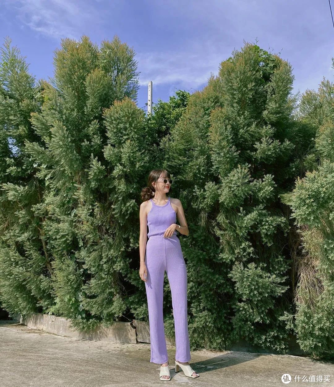 阔腿裤+香芋紫，今年最时髦的打开方式，简单时髦还显瘦！