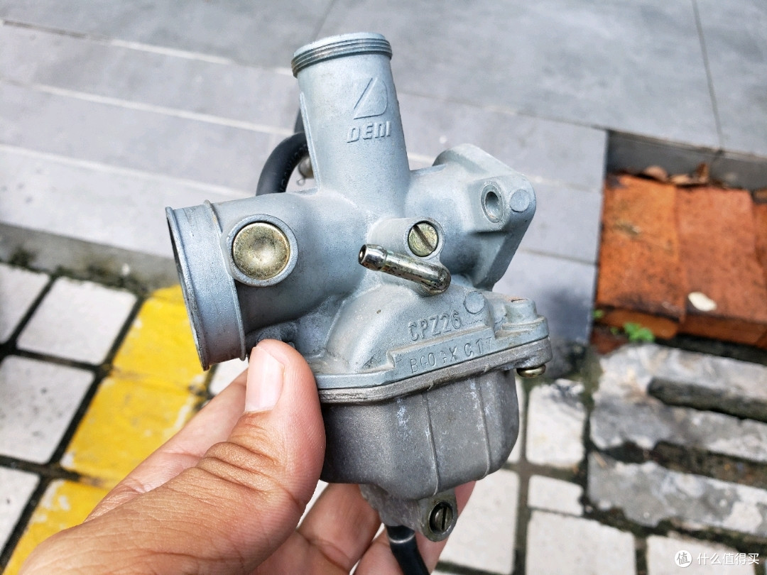 摩托车难启动怠速不稳加油门不顺畅先跟我学习清洗化油器