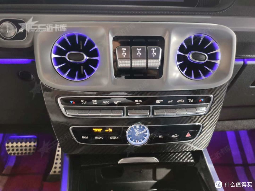 奔驰G500改装升级全套巴博斯外观套件、OLED液晶方向盘旋钮分享