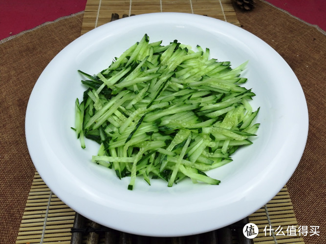 掌握这几点关键核心技术，轻松做出正宗口水鸡，麻辣鲜香滑嫩