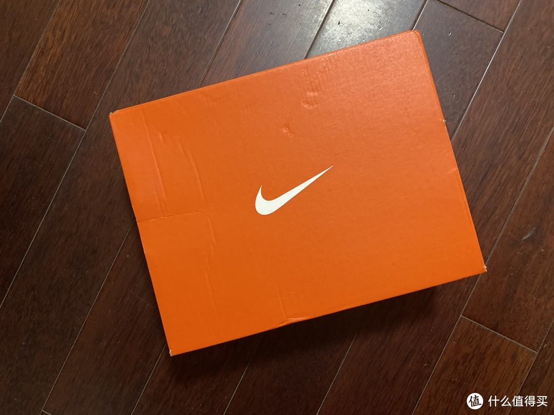 百搭且实惠的Nike Team Hustle Quick