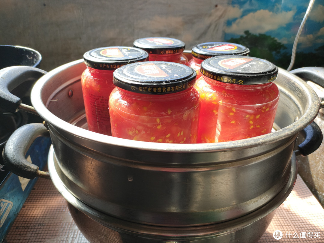 现在西红柿新鲜又便宜，用老人这做法，囤上几十斤放冬天吃