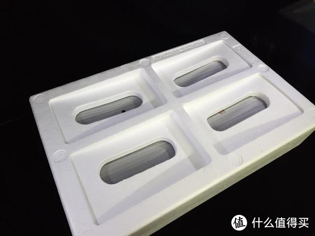 HKC-GF40开箱轻体验：自带物理外挂，千元不到144高刷显示器