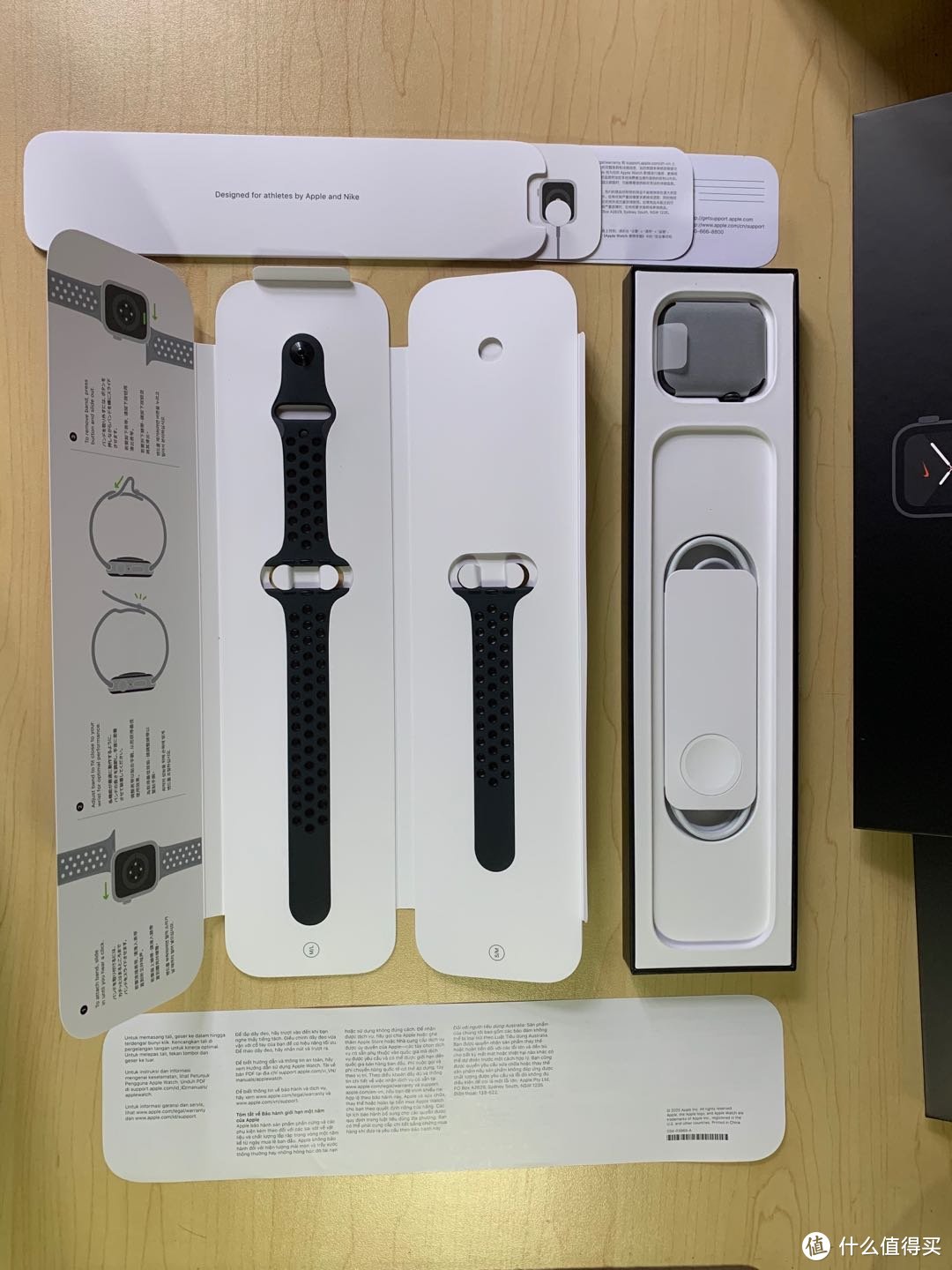 Apple Watch SE Nike 深空灰 44mm（附开箱与对比）