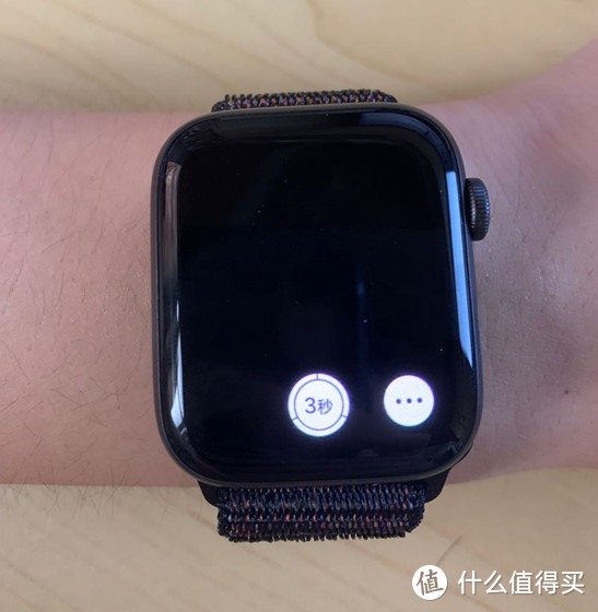 Apple Watch SE Nike 深空灰 44mm（附开箱与对比）