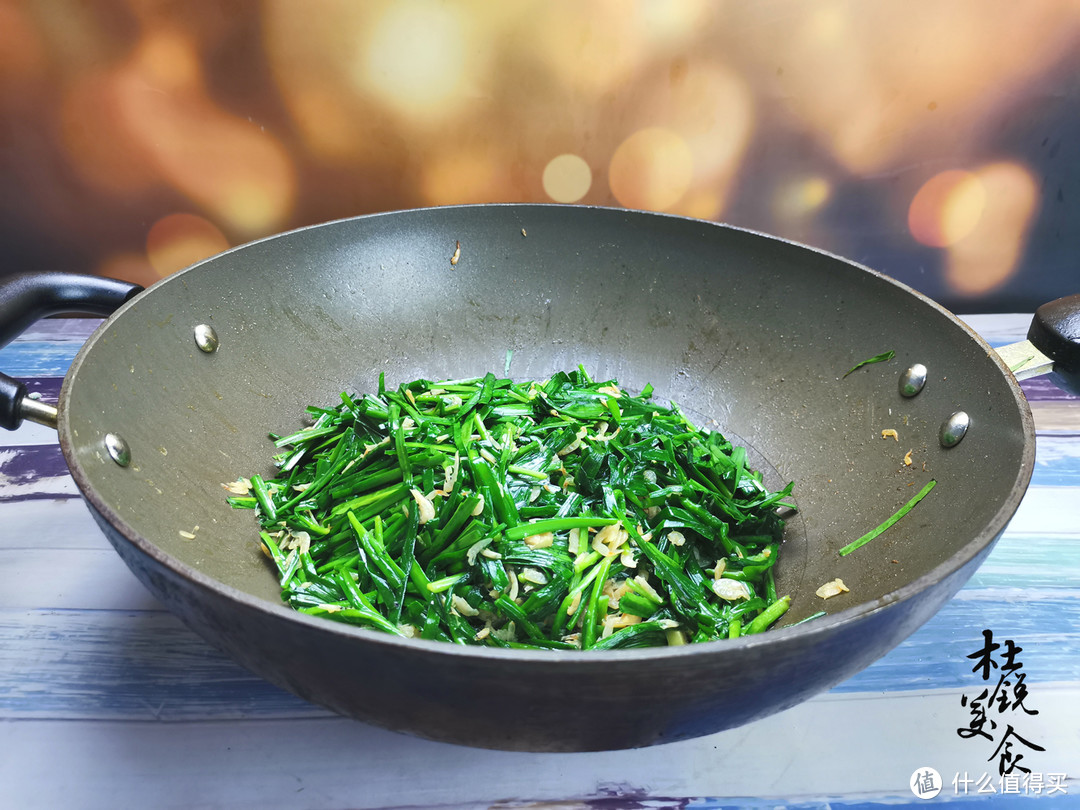 1种家常食材，却是名副其实的“钙库”，与韭菜简单一炒鲜到极致