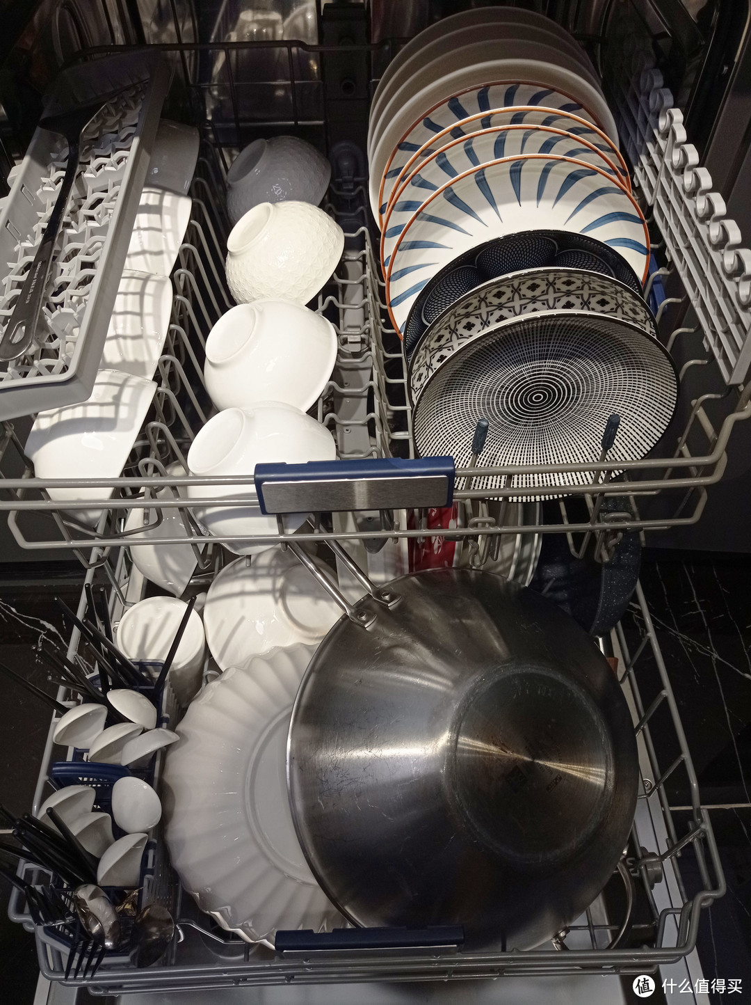 厨房翻新、精装修怎么加装洗碗机？用三种最常见洗碗机尺寸，轻松拆改橱柜替换消毒柜攻略&常见问题解答