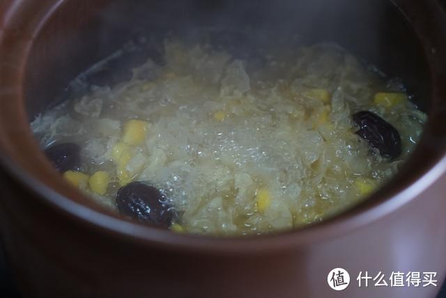 天凉了，这润肺汤我家隔三差五做，常喝皮肤细嫩，连咳嗽都少了